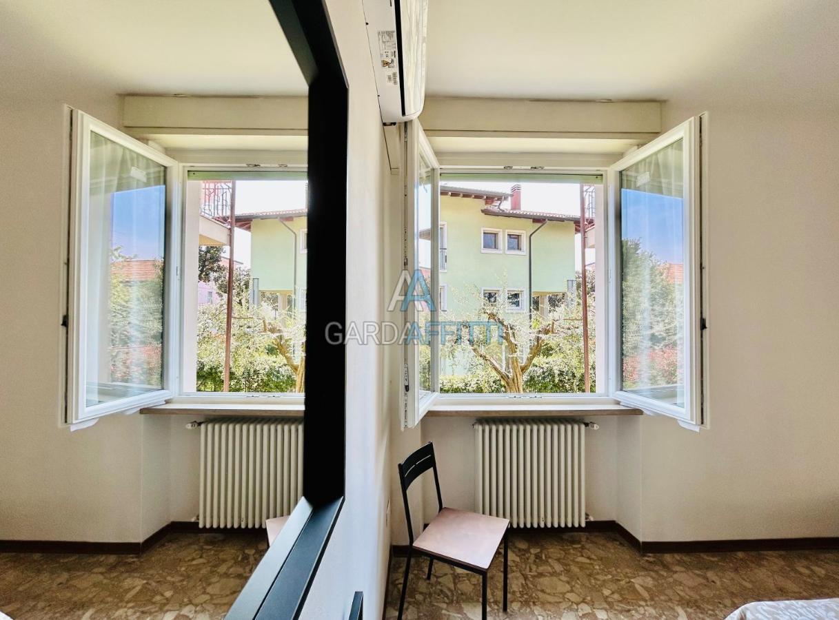 Ares Apartment - Vicino Al Lago Di Garda E Alla Stazione Treno Desenzano del Garda Exterior foto