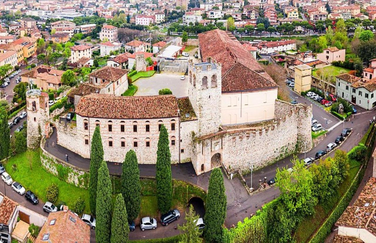 Ares Apartment - Vicino Al Lago Di Garda E Alla Stazione Treno Desenzano del Garda Exterior foto